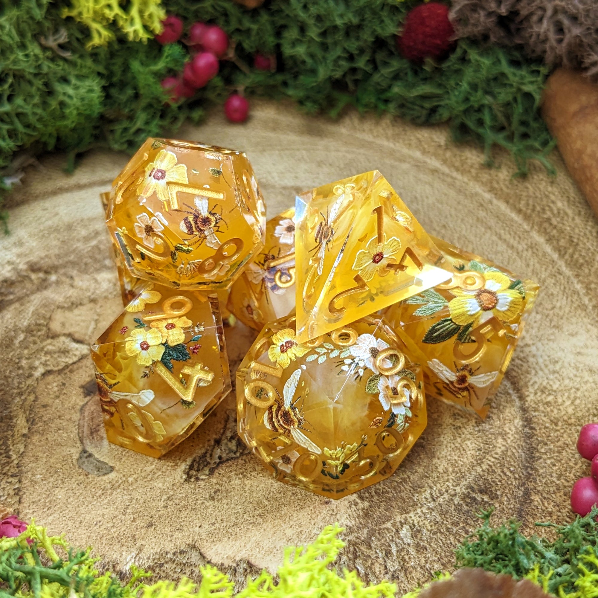 Honey Bee | Sharp Edge Dice - Dice Set - Luffleberry