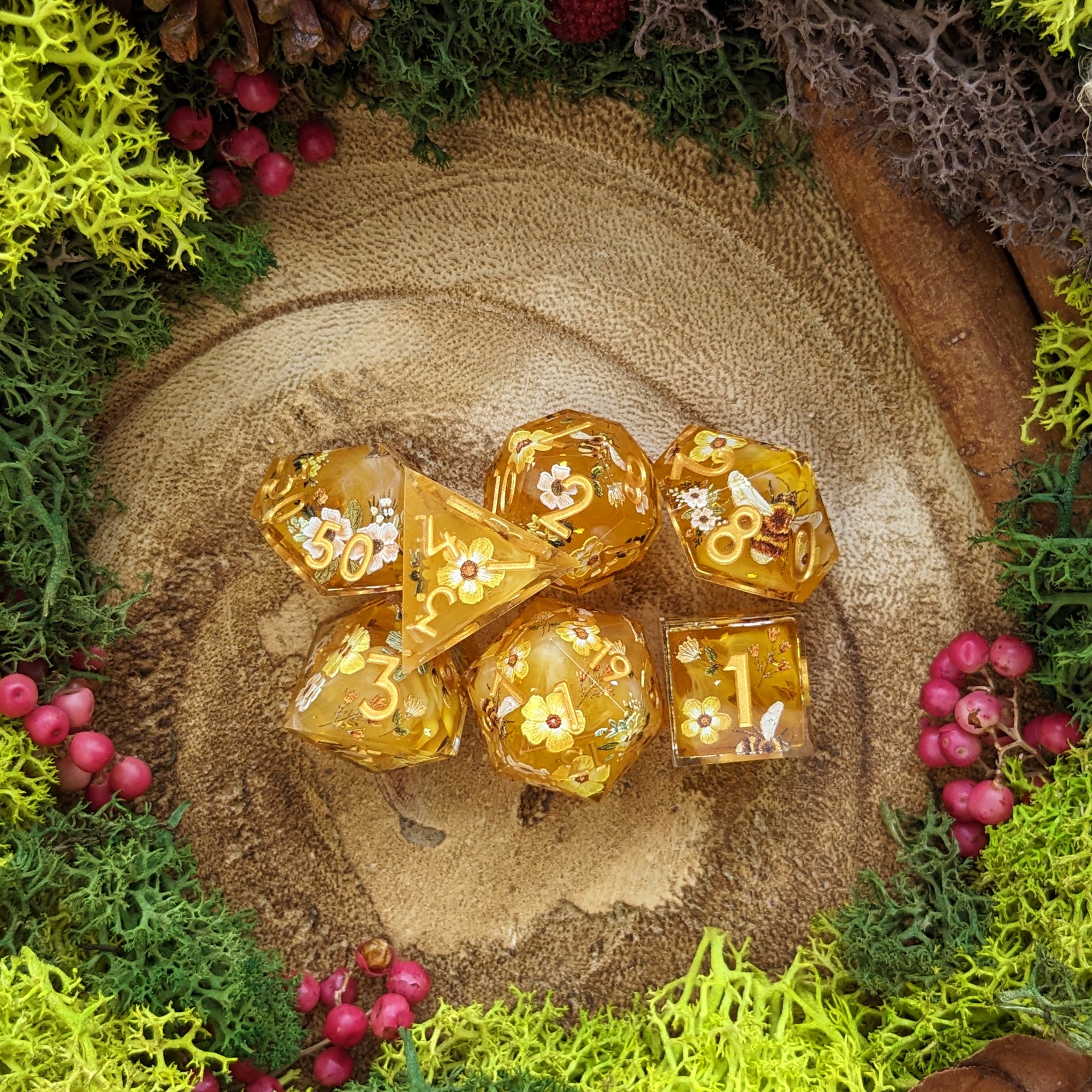 Honey Bee | Sharp Edge Dice - Dice Set - Luffleberry