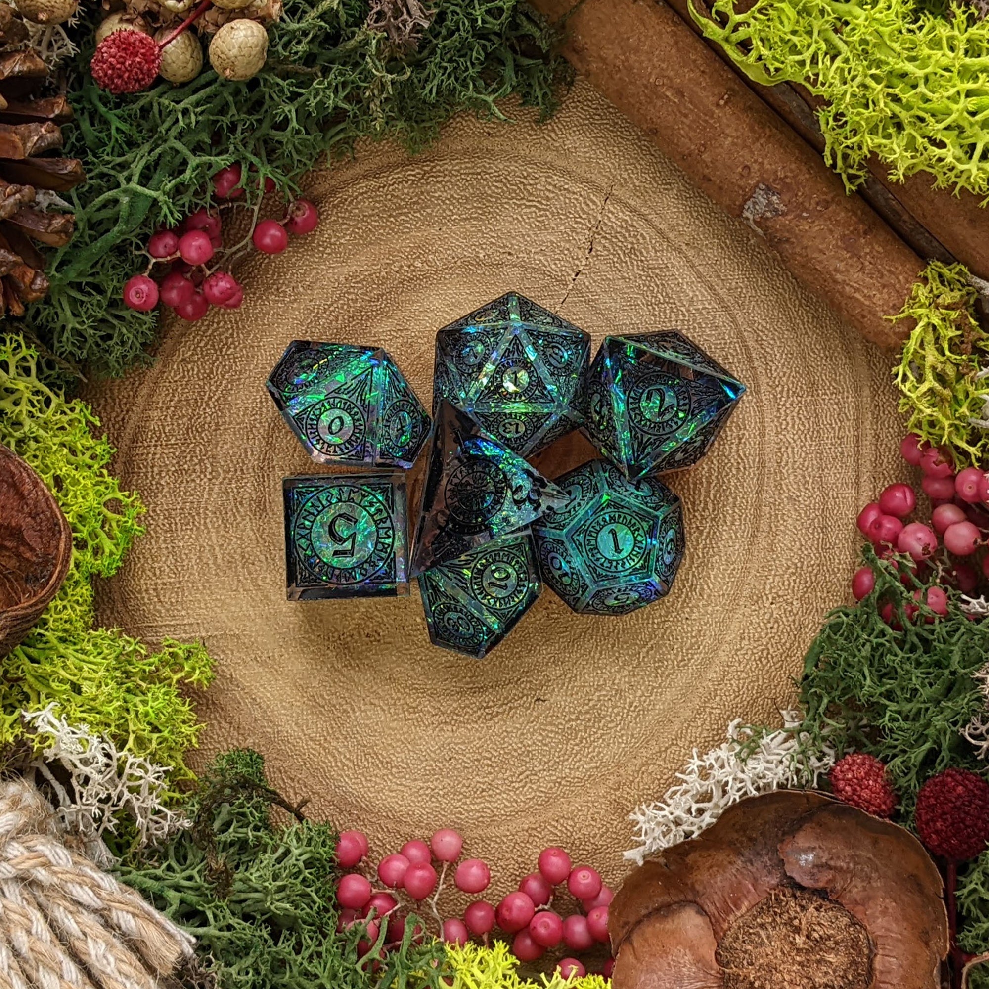 Dark Rune | Sharp Edge Dice - Dice Set - Luffleberry