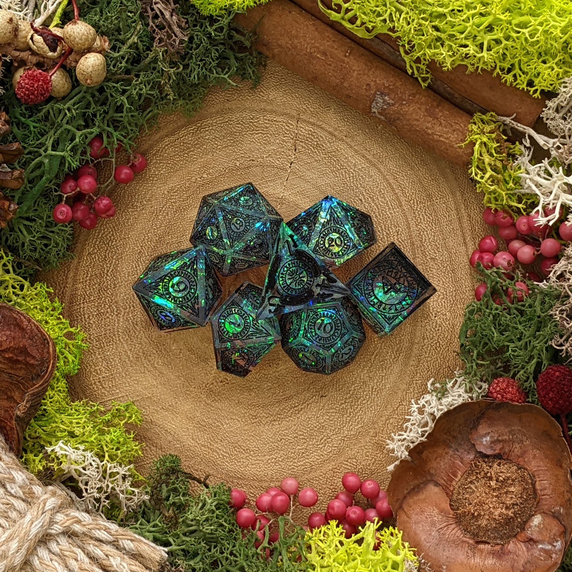 Dark Rune | Sharp Edge Dice - Dice Set - Luffleberry