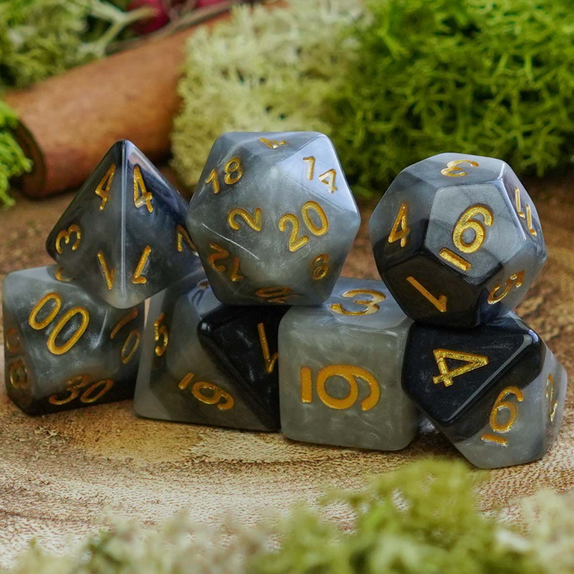 Monochrome - Dice Set - Luffleberry