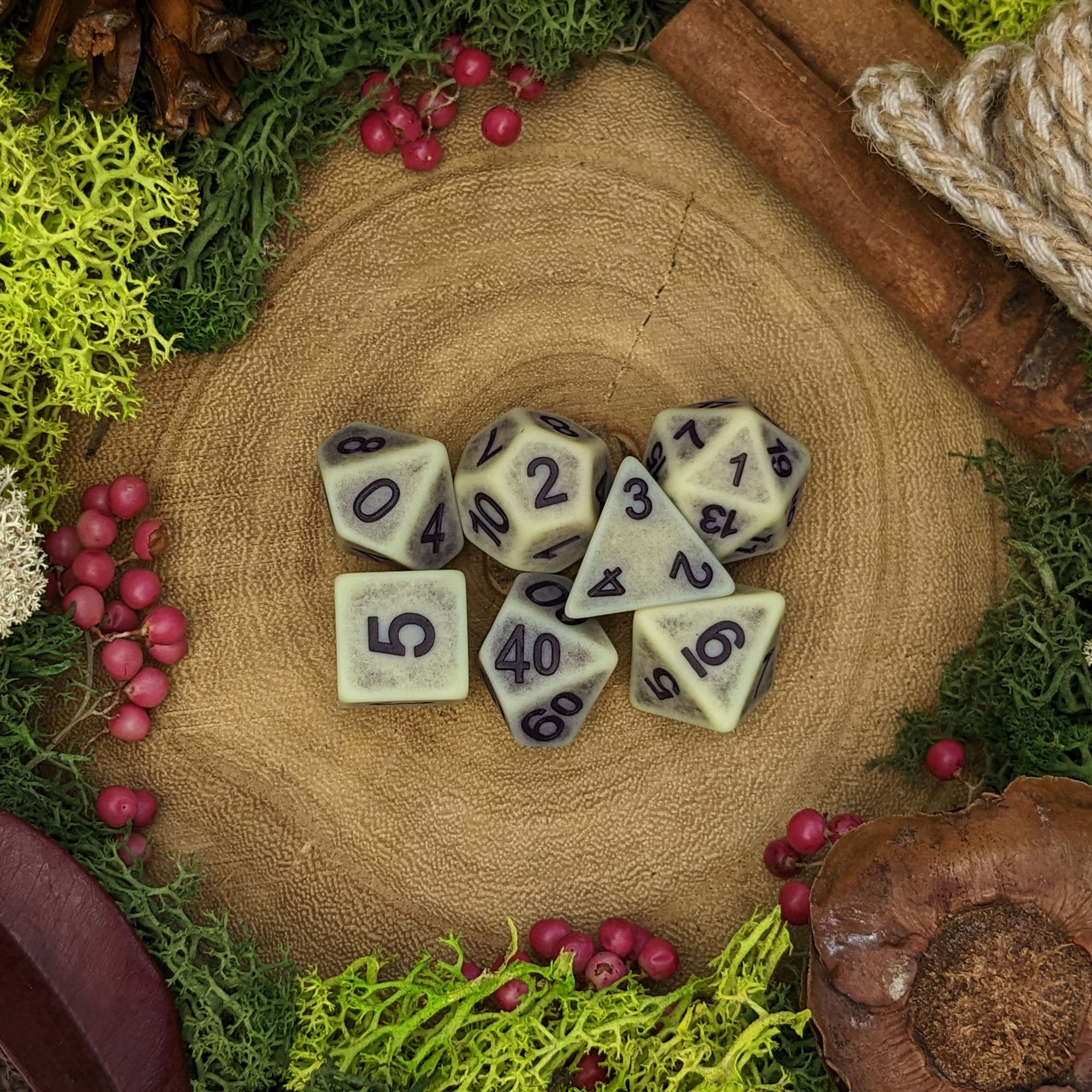 Ancient Bone - Dice Set - Luffleberry