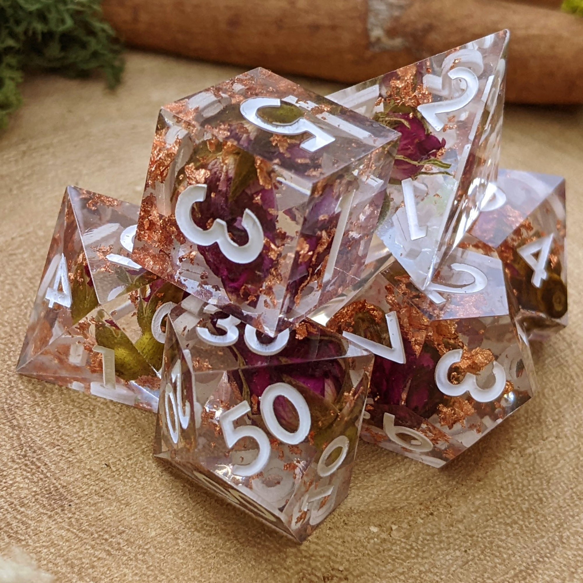 Rosebud | Sharp Edge Resin Dice - Dice Set - Luffleberry