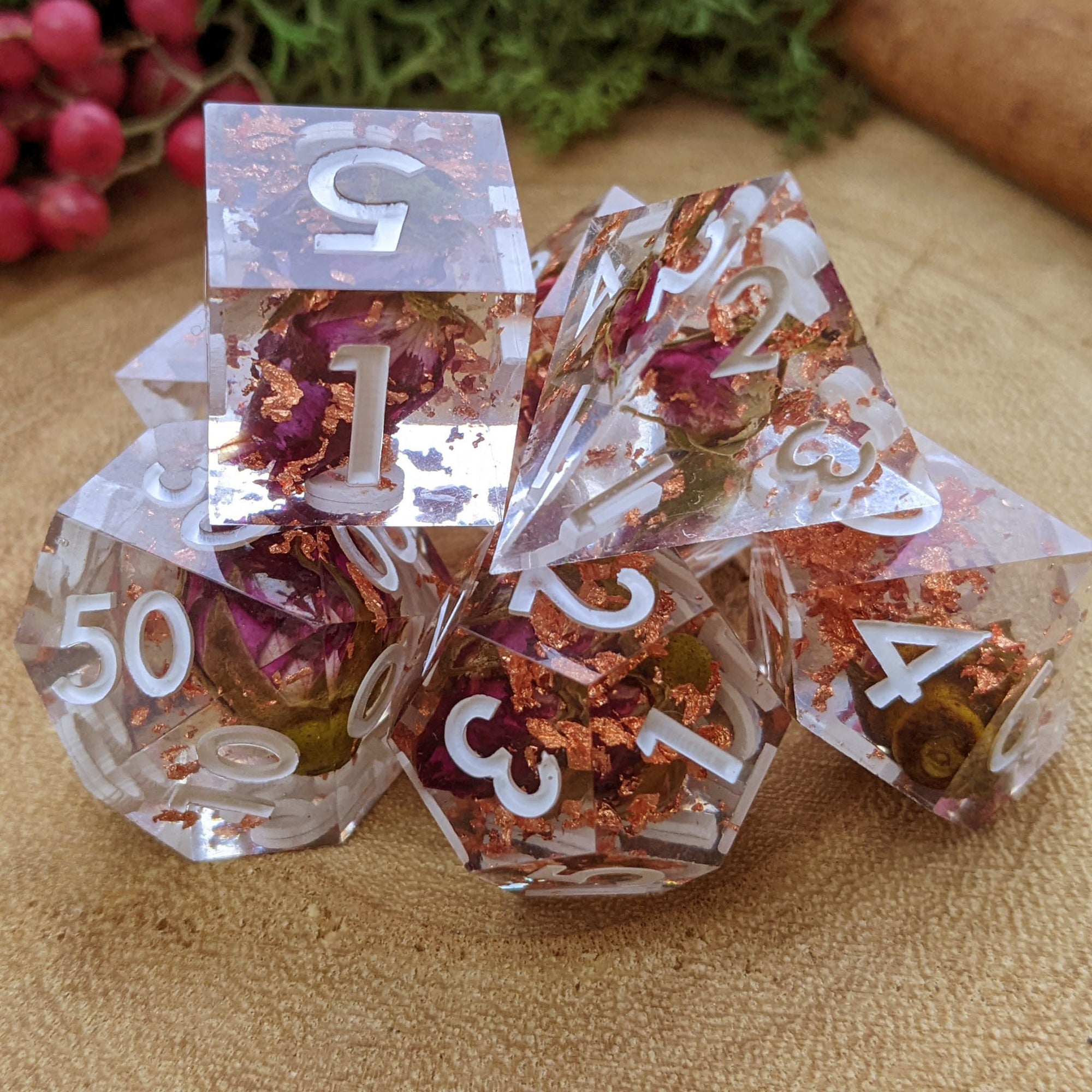 Rosebud | Sharp Edge Resin Dice - Dice Set - Luffleberry